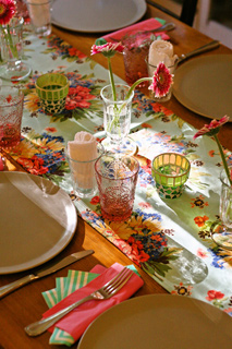「ボストンお料理教室」「cooking class」「人気」「Sullivans Market」「Yoshiko Sullivan」「初夏」「summer」「テーブルコーディネート」「Table Coordination」「Table Styling」「ガーベラ」「gerbera」「ピンク」「pink」「ビンテージ調」「vintage style」「テーブルランナー」「table runner」