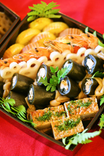 「ボストンお料理教室」「cooking class」「人気」「Sullivans Market」「Yoshiko Sullivan」「鶏の松風焼き」「伊達巻」「昆布巻き」「えびの甘煮」「酢れんこん」「重箱」「Matsukaze yaki : Chicken loaf」「Su renkon : Pickled Lotus root」「Kobumaki : rolled kelp with fish」「Ebi Sansho yaki : Cooked Shrimp with Japanese pepper」